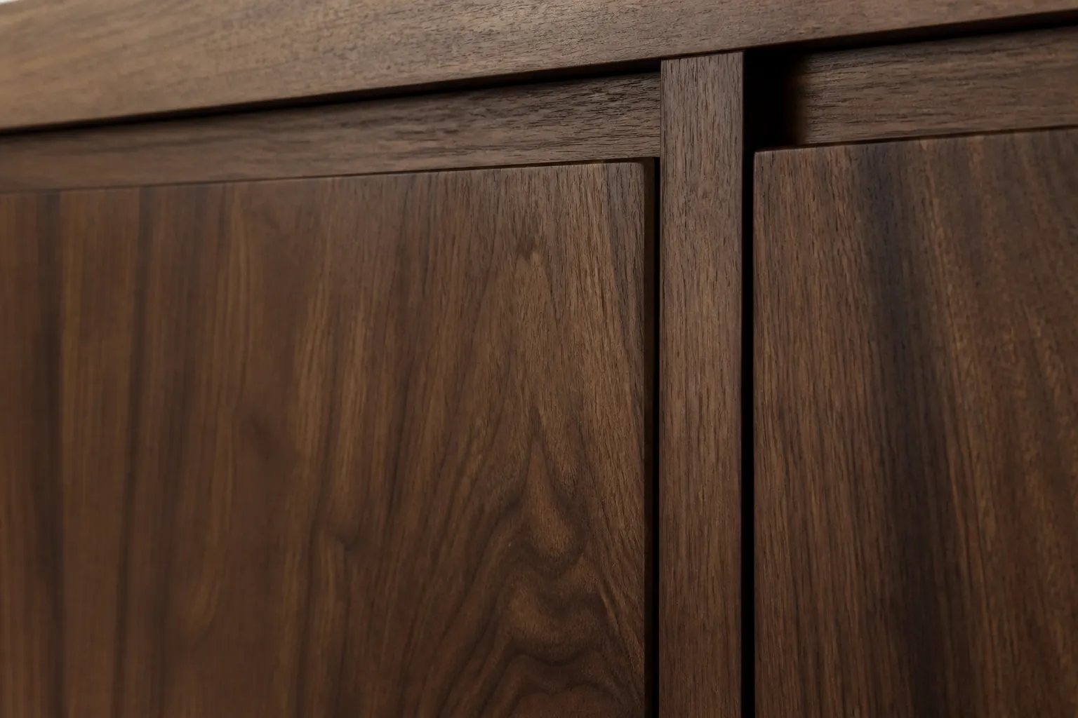 Walnut material detail